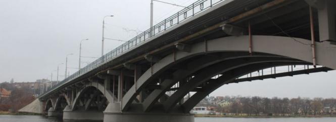 Ще 1,6 млн грн заплатили за ремонт Київського мосту. Скільки витратили грошей загалом?