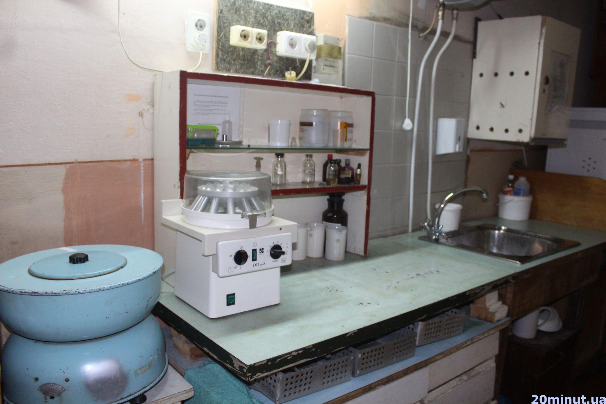 Новини Тернополя - фото з Досліджують частинки трупів і знаряддя вбивств: таємниці роботи судмедекспертів. РЕПОРТАЖ (18+)