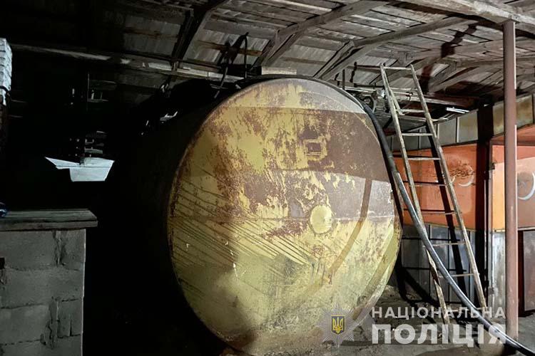 Новини Тернополя - фото з На Тернопільщині припинили діяльність нелегальної автозаправки