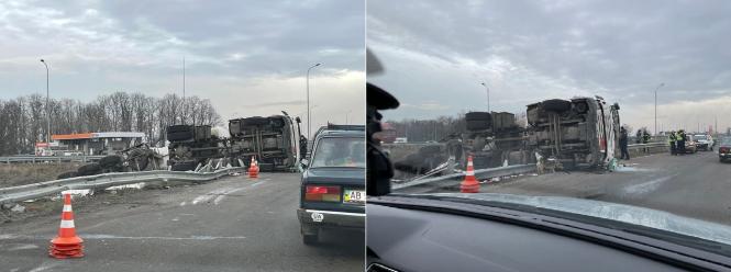 Новини Вінниці - фото з На околиці Вінниці перекинулася фура з аміаком