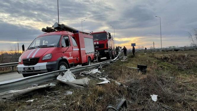 Новини Вінниці - фото з На околиці Вінниці перекинулася фура з аміаком