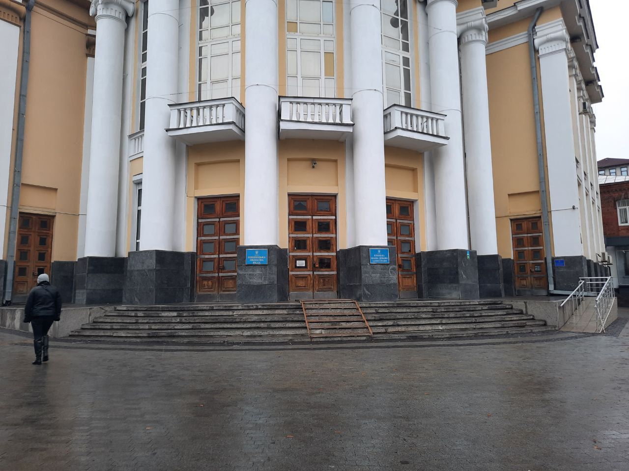 Новини Вінниці - фото з Чому віряни УПЦ МП мітингували під будівлею Вінницької ОДА?