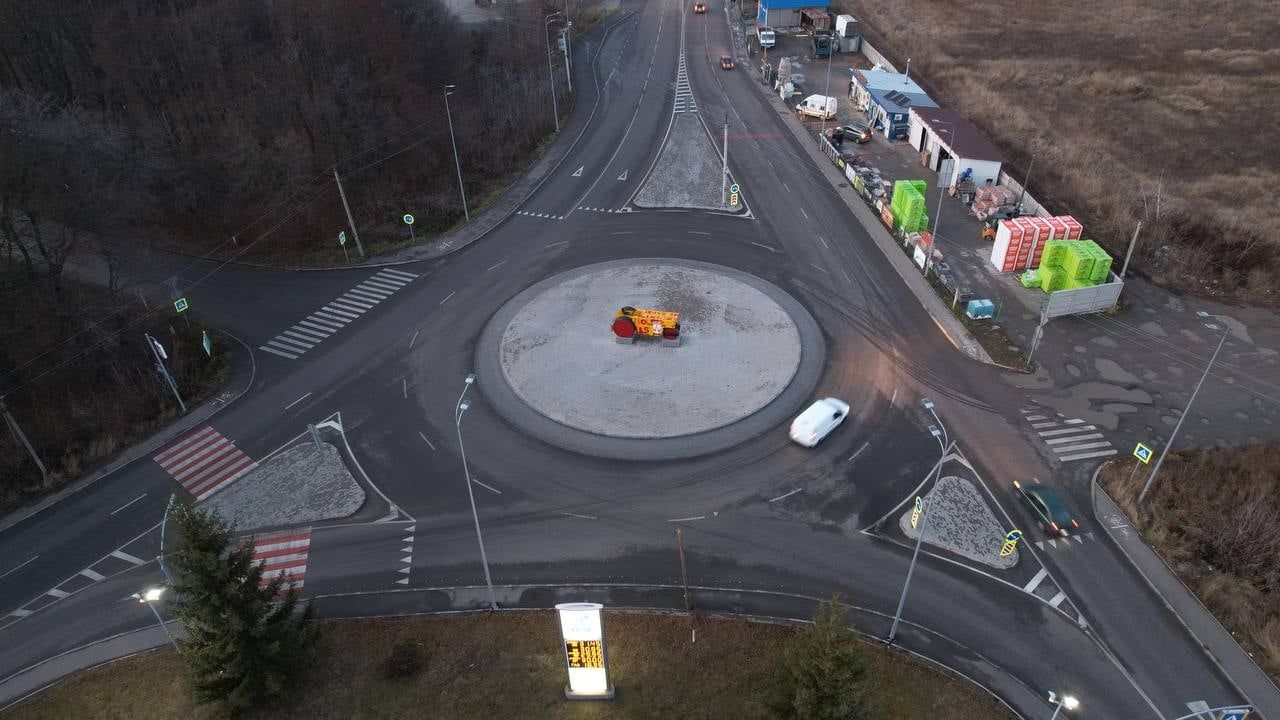 Новини Вінниці - фото з Розфарбований каток. Скільки заплатили за фігуру, що стоїть на в’їзді до Старого міста?