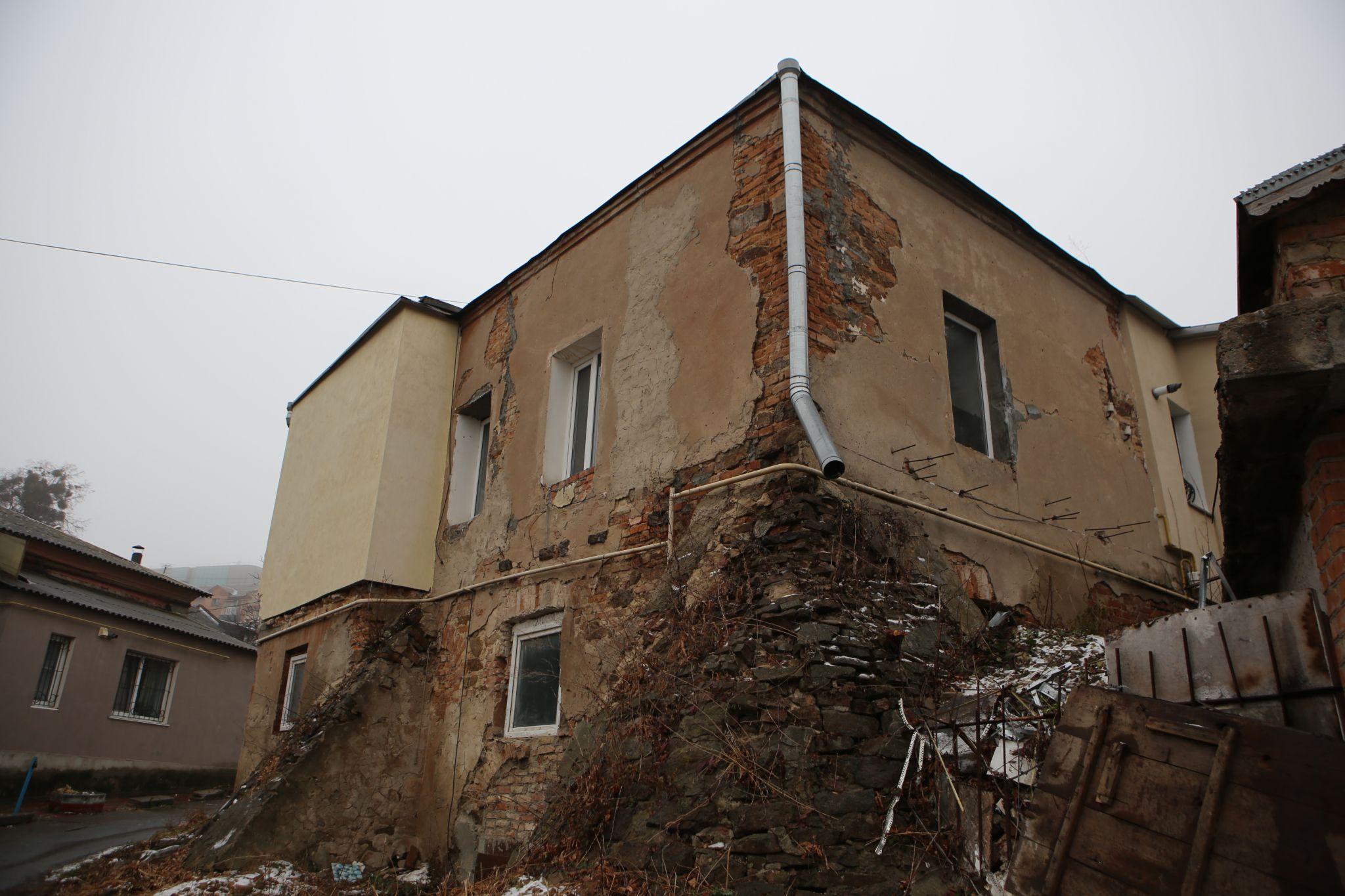 Новини Вінниці - фото з Напівзруйновані та відреставровані: як виглядають п’ять найстаріших будівель центру Вінниці