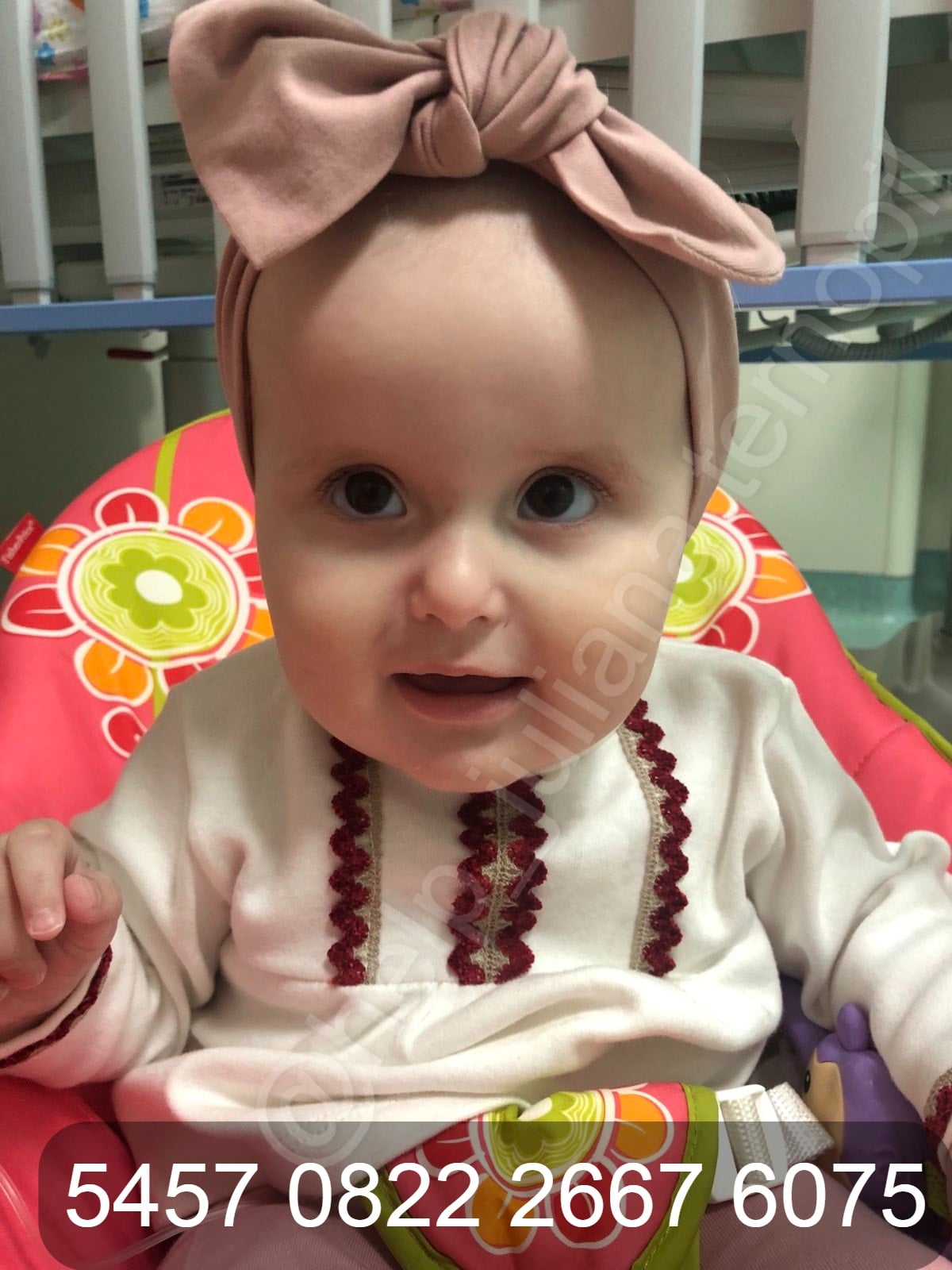 На зображенні може бути: особа та немовля