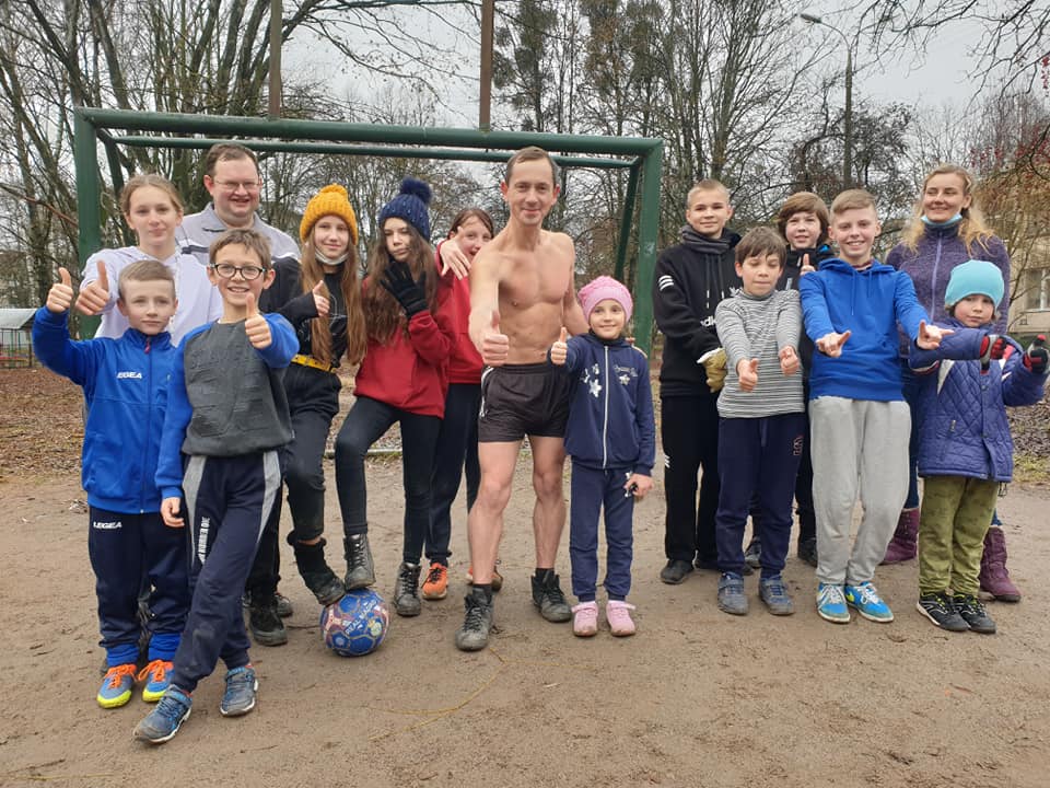 Новини Вінниці - фото з «Крижана людина» вже третю зиму ходить без верхнього одягу. За цей час Андрій Козак не хворів