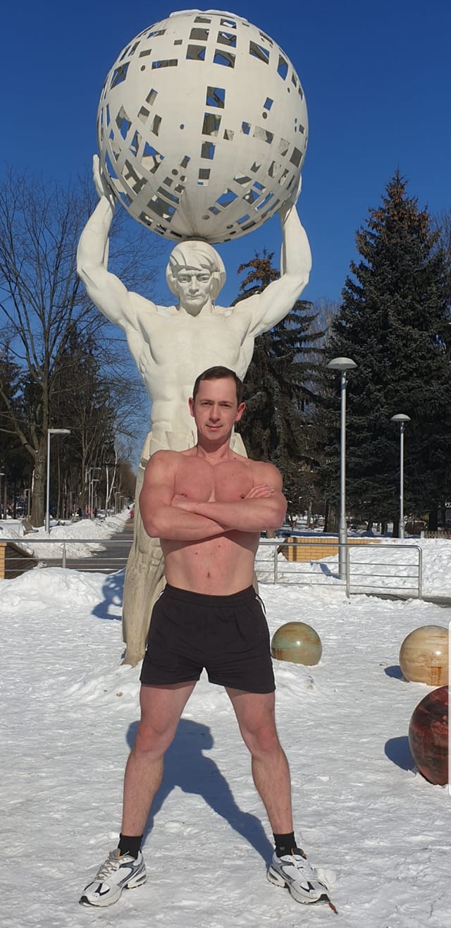 Новини Вінниці - фото з «Крижана людина» вже третю зиму ходить без верхнього одягу. За цей час Андрій Козак не хворів