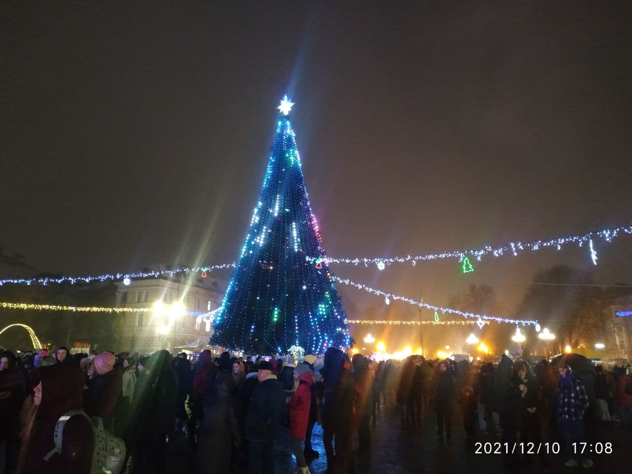 Новини Тернополя - фото з Було-стало: як змінювалась новорічна ялинка у Тернополі. Ретрофото Було-стало: як змінювалась новорічна ялинка у Тернополі. Ретрофото, фото №15 на сайті 20minut.ua