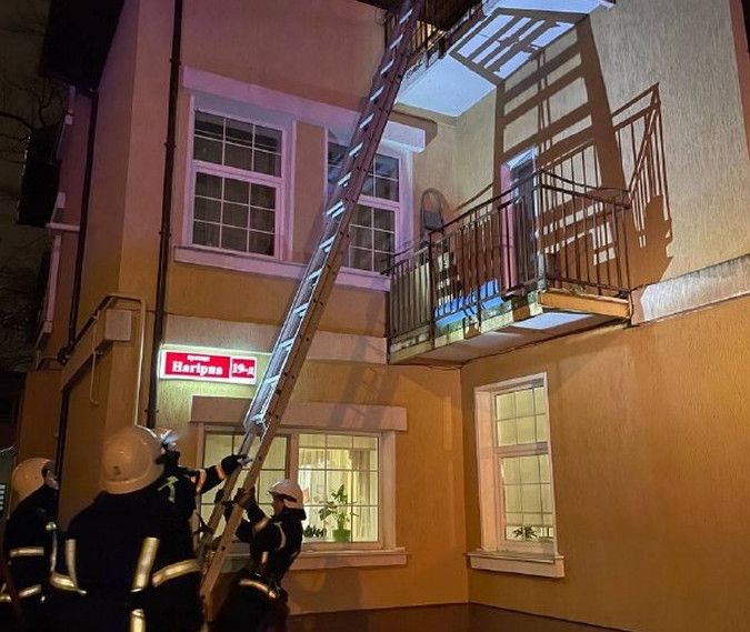 Новини Вінниці - фото з Трагедія на Старому місті: хто загинув від чадного газу і що наразі з дівчиною?