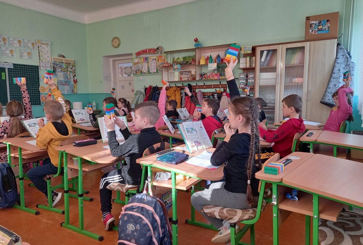 Новини Тернополя - фото з Дітей посеред року виселяють зі школи. Хтось кинув оком на приміщення в центрі міста?