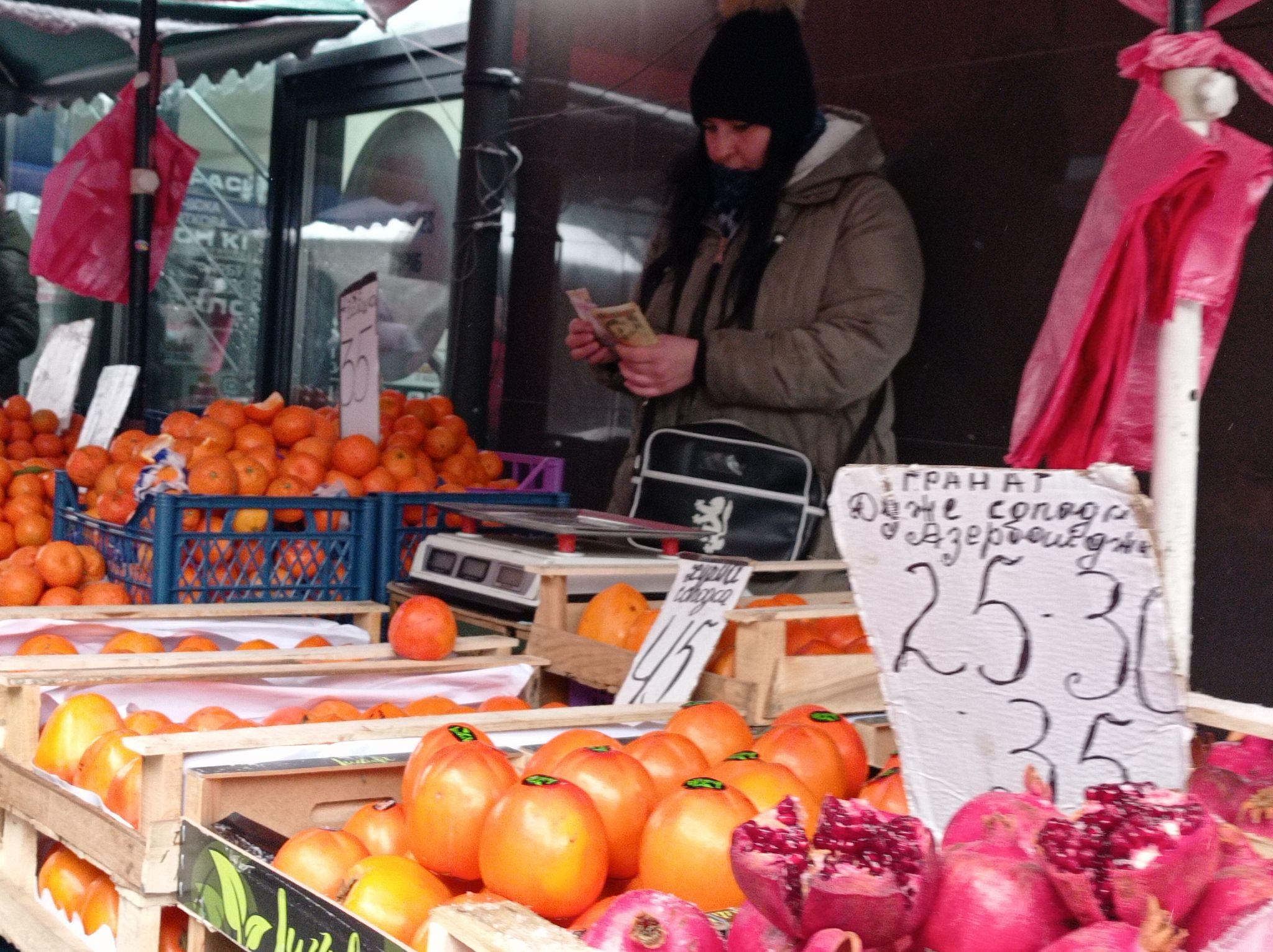 Новини Тернополя - фото з Деякі беруть навіть по 50-80 копійок! Ми перевірили, як працює заборона на пластикові пакети