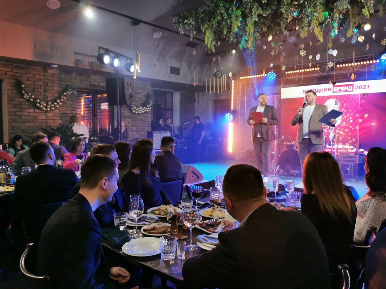 Новини Тернополя - фото з Феєричний виступ скрипаля Антона Вараниці під час церемонії нагородження «Народний бренд 2021». ВІДЕО ДНЯ