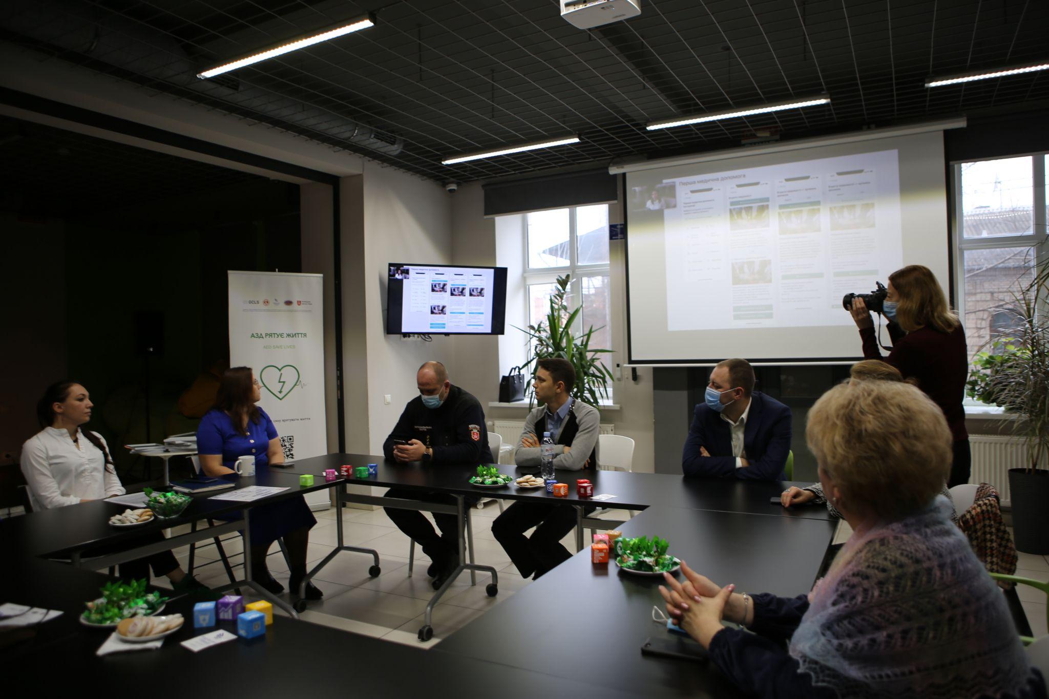 Новини Вінниці - фото з «Уявіть, що вашій мамі стало зле, а ніхто не допоміг». 5 переваг того, що у публічних місцях є дефібрилятори