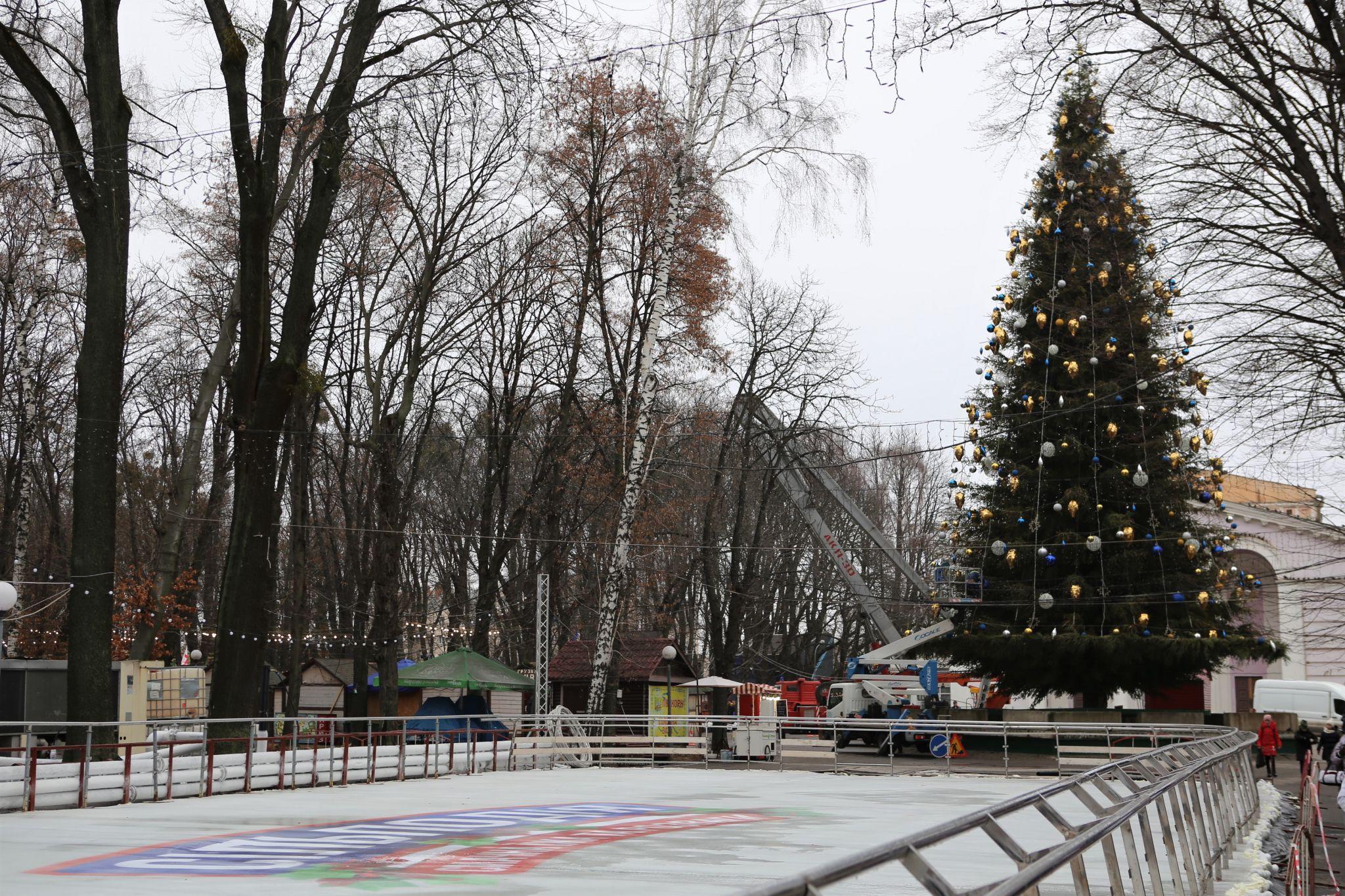 Новини Вінниці - фото з Як виглядає вінницьке «Зимове містечко» за кілька днів до офіційного відкриття
