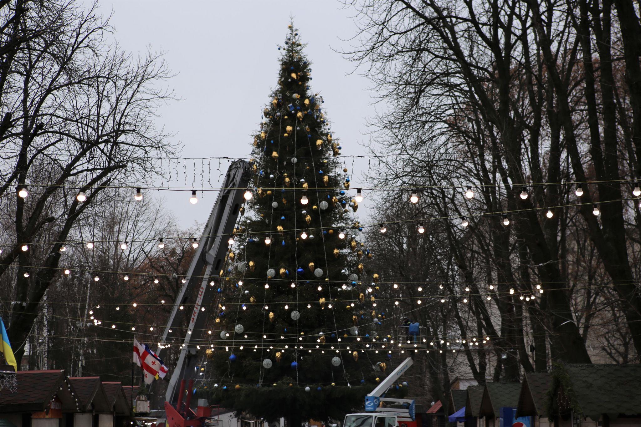 Новини Вінниці - фото з Як виглядає вінницьке «Зимове містечко» за кілька днів до офіційного відкриття