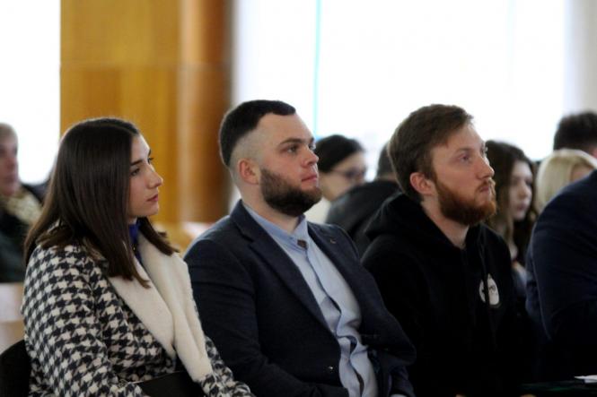 Новини Хмельницького - фото з У Хмельницькій ОДА преміювали активну молодь: кого нагородили (СПИСОК)