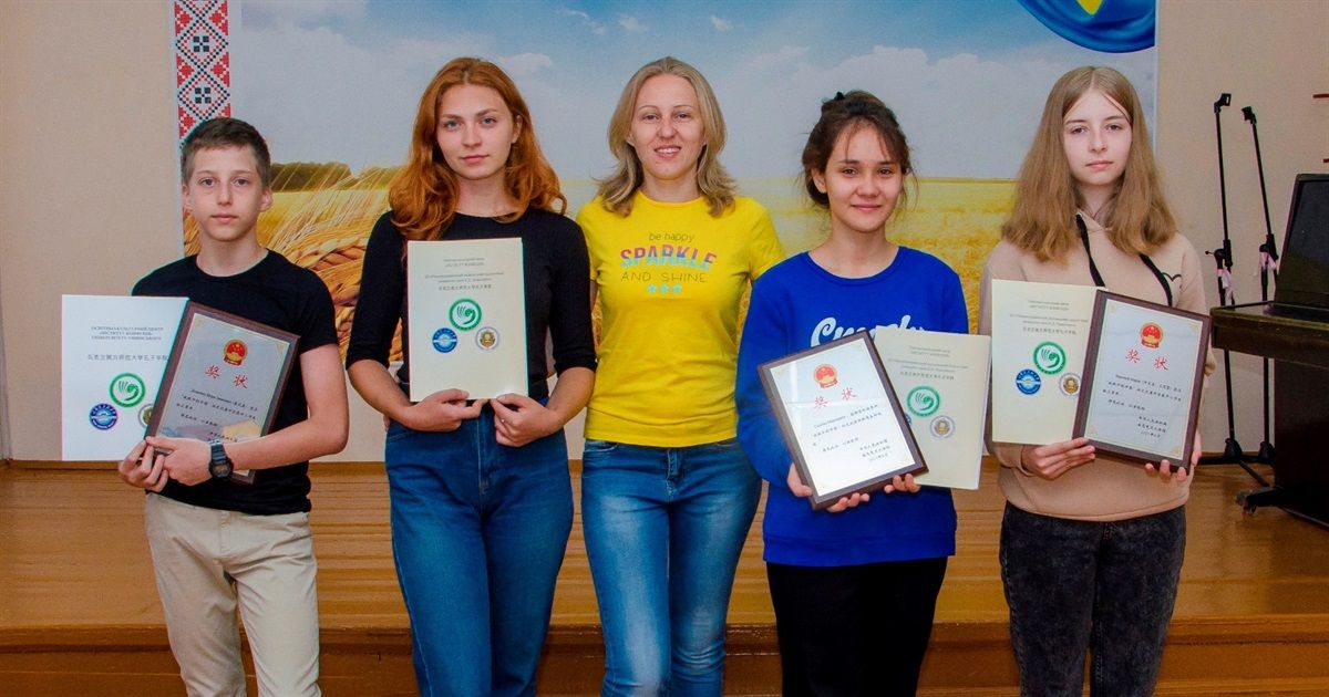 Новини Вінниці - фото з «Мамо, поїхали в Китай!..» Як у Жмеринці сім’я вивчила китайську і відправилася у Піднебесну