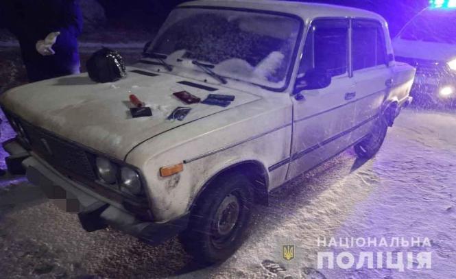 Новини Вінниці - фото з Купляли пір'я, міняли гроші, дурили пенсіонерів. Затримали шахрайок, які привласнили 180 тисяч