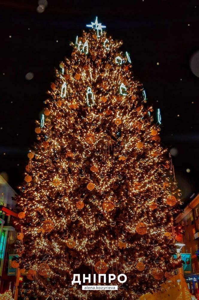 Новини Вінниці - фото з Вінницька ялинка потрапила у ТОП-10 від Держтуризму. Голосування триває