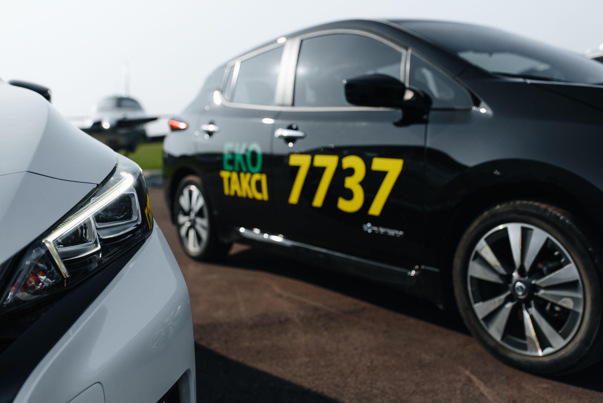 Новини Житомира - фото з ЕКО ТАКСІ 7737 – лідер, якому довіряють. Служба таксі вдруге стала переможцем у конкурсі «Народний бренд»