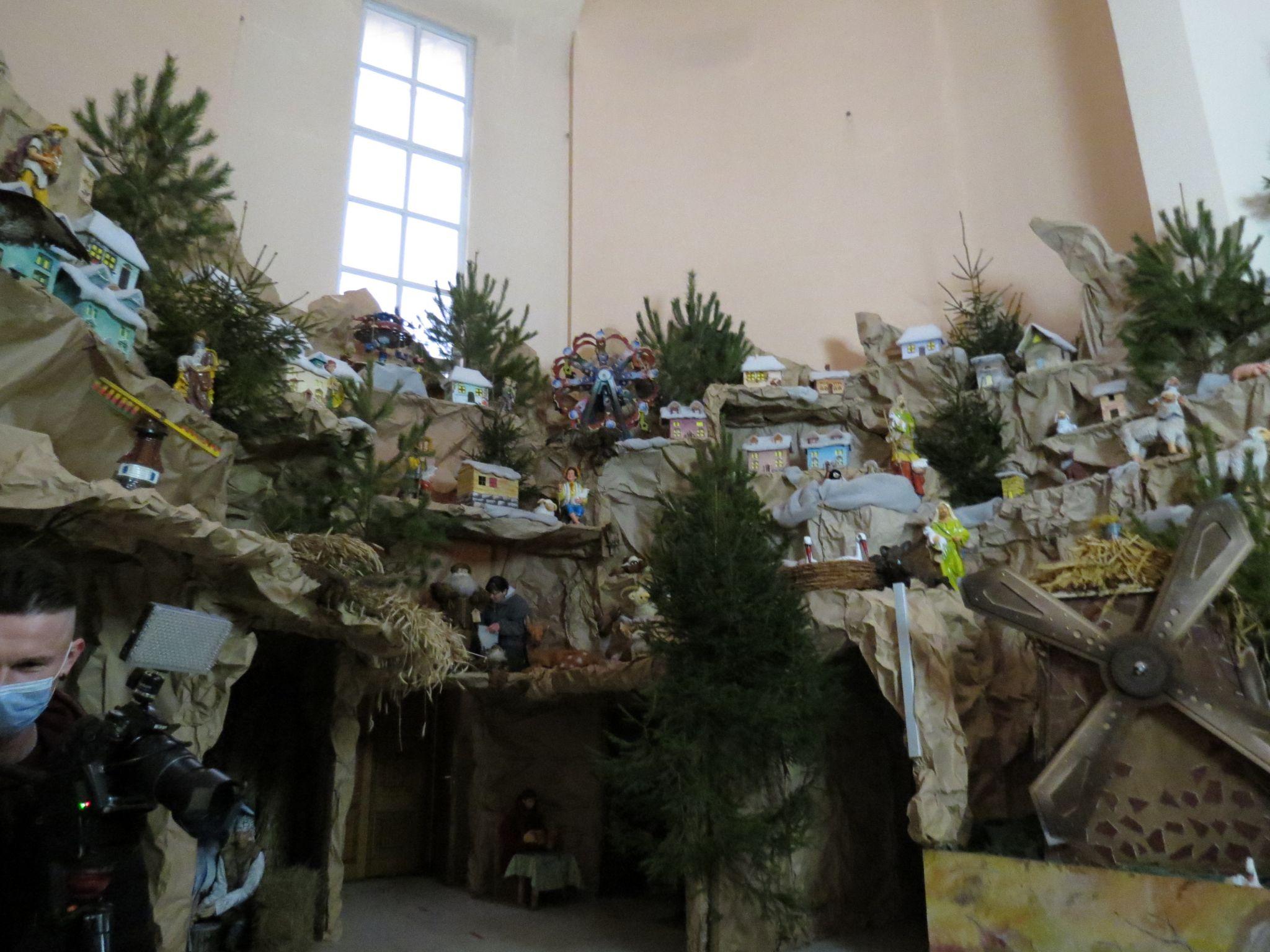 Новини Тернополя - фото з Історія найбільшої в Україні різдвяної шопки: як брати-францисканці створюють дивовижні інсталяції