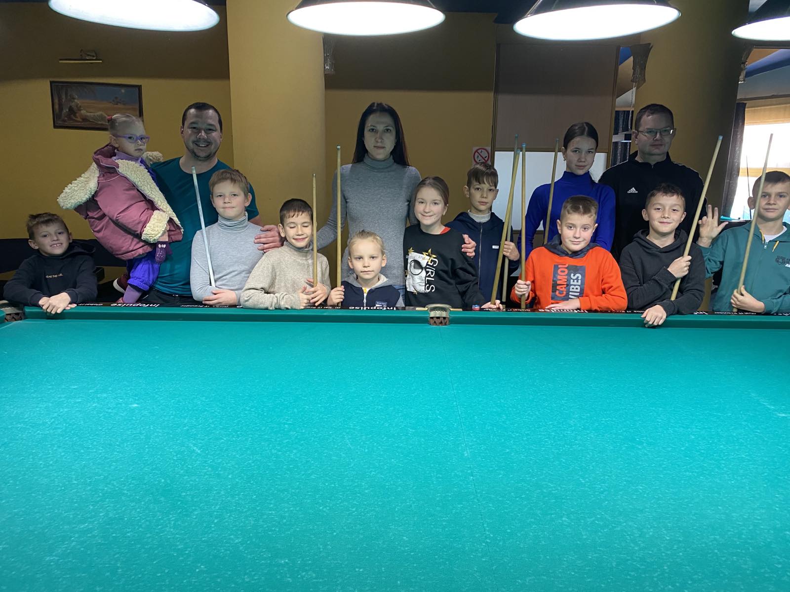 Новини Вінниці - фото з Багаторазова призерка чемпіонатів світу Тетяна Тучак навчала дітей азам більярду