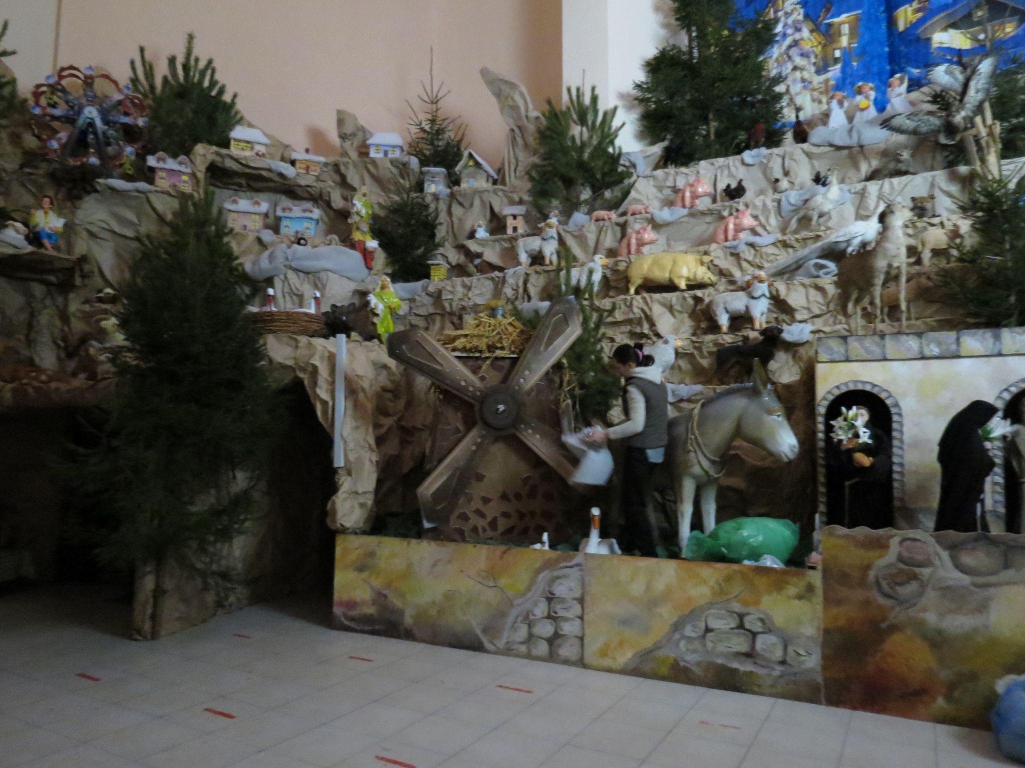 Новини Тернополя - фото з Історія найбільшої в Україні різдвяної шопки: як брати-францисканці створюють дивовижні інсталяції