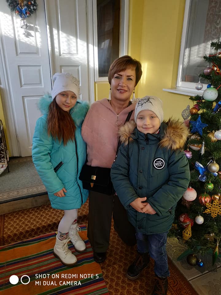 Новини Тернополя - фото з Віра, яка народилась без рук , встановила рекорд України. Про що мріє і як сама виховує двох діток?