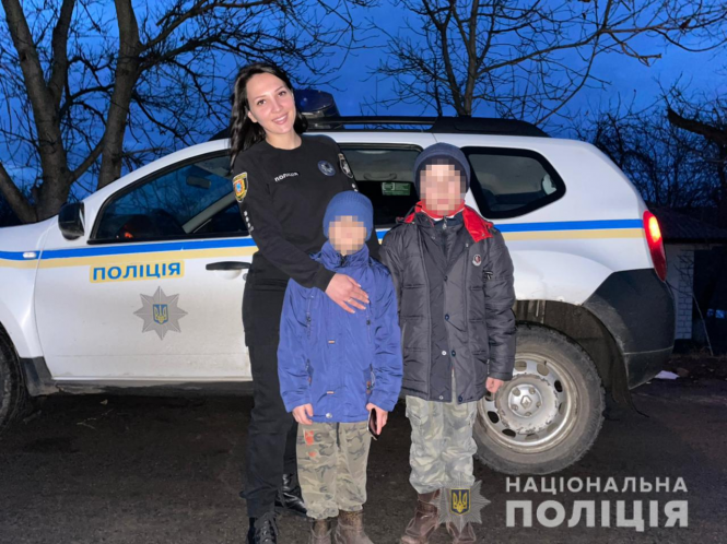 Новини Вінниці - фото з Маленькі Іван та Сашко втекли з дому. Хлопчики пройшли босоніж десять кілометрів