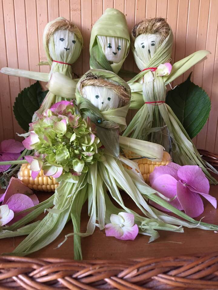 Новини Тернополя - фото з Різдвяний вертеп із ляльок-мотанок: подивіться, яку красу творить тернополянка Немає опису світлини.