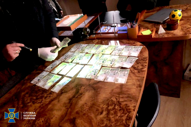 Новини Хмельницького - фото з За хабар у 20 тисяч гривень затримали директора підприємства Міноборони на Хмельниччині