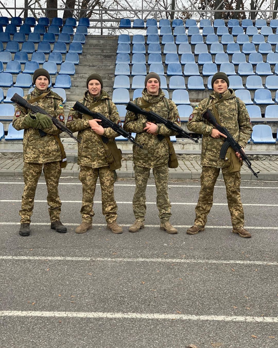 Новини Тернополя - фото з Грає на кількох музичних інструментах та продовжує династію військових. Історія молодого курсанта