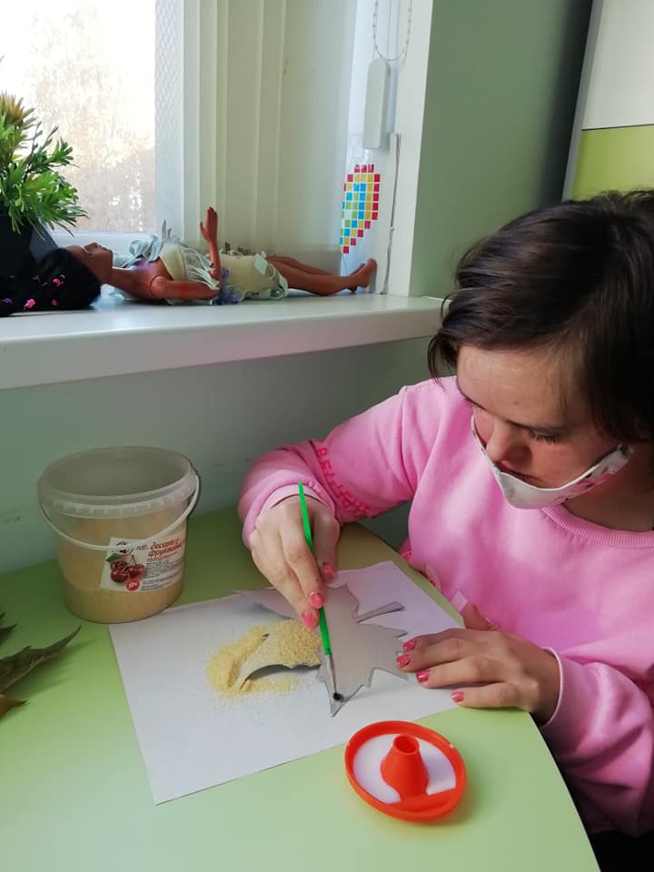 На зображенні може бути: у приміщенні