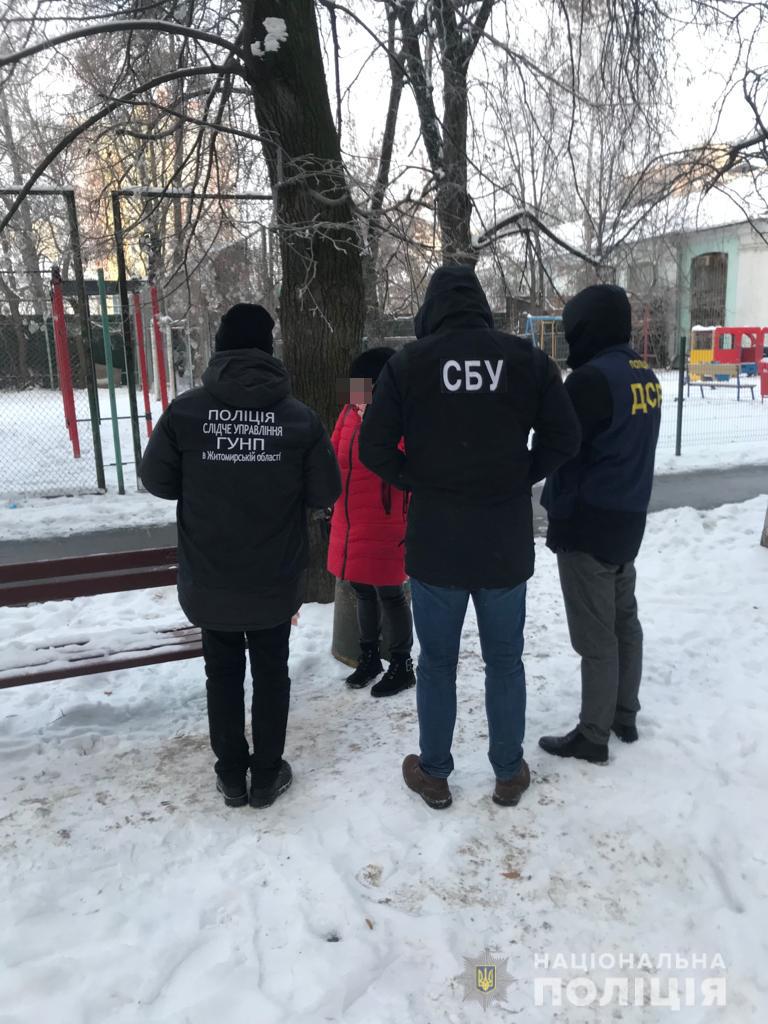 Новини Житомира - фото з На Житомирщині слідчі поліції оголосили підозру злочинному угрупованню у незаконних оборудках з держкоштами для оборонного підприємства