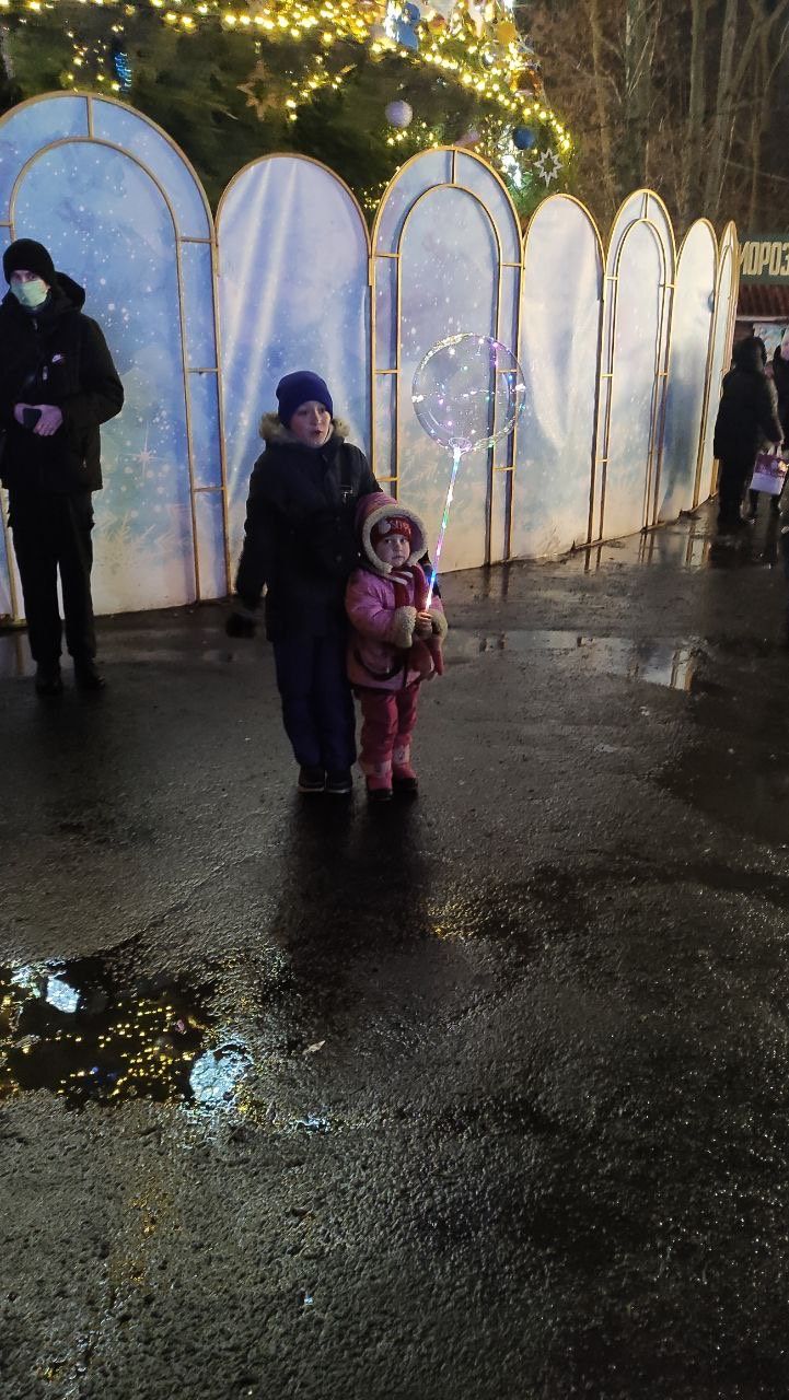 Новини Вінниці - фото з Свято під дощем. У Вінниці закрили головну ялинку, атракціони ще працюватимуть
