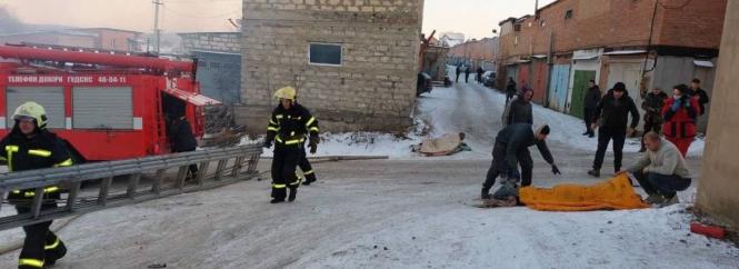 Горів гаражний бокс на Сабарівському шосе. Потерпілі померли в лікарні