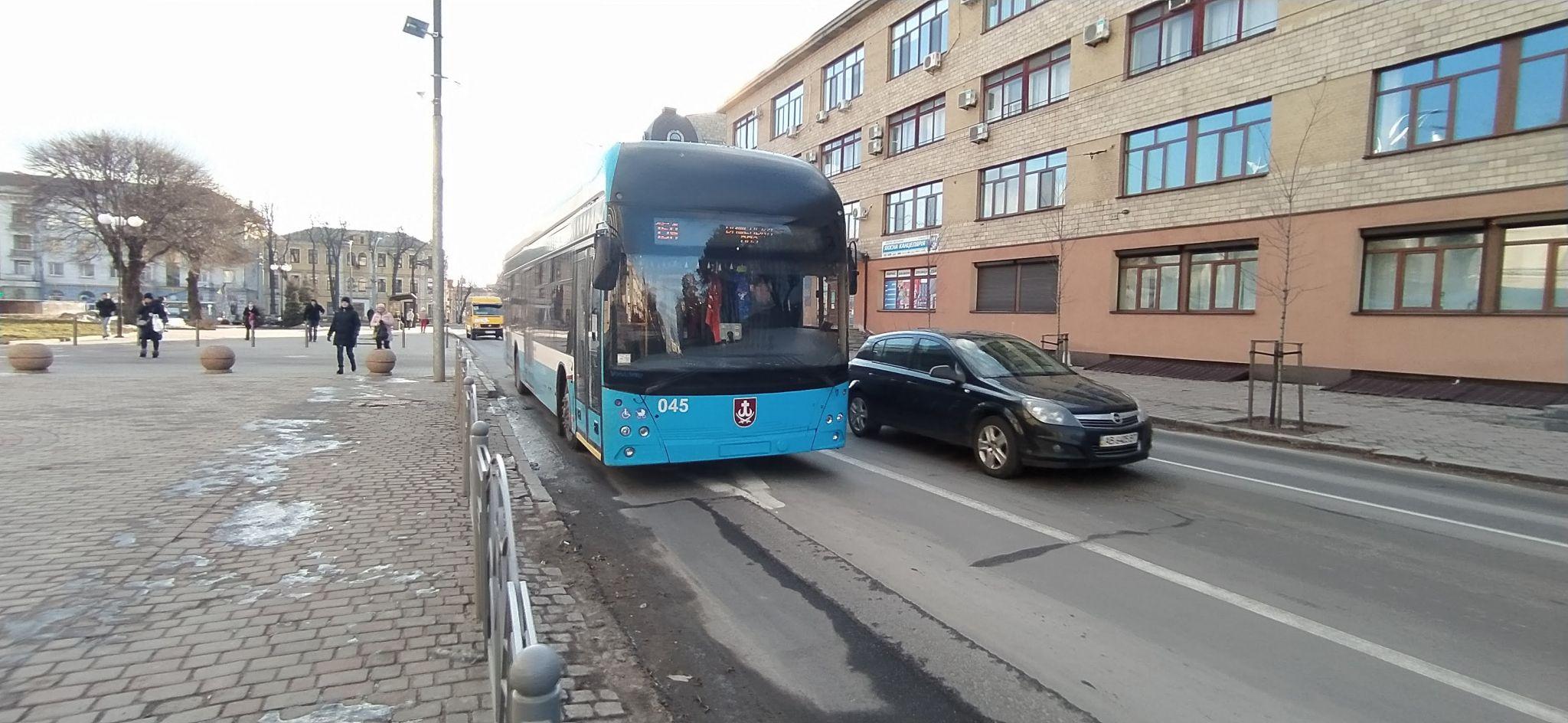 Новини Вінниці - фото з Проїзд пільговиків у Вінниці: як змінили ліміти та чи треба приїжджим платити за транспорт