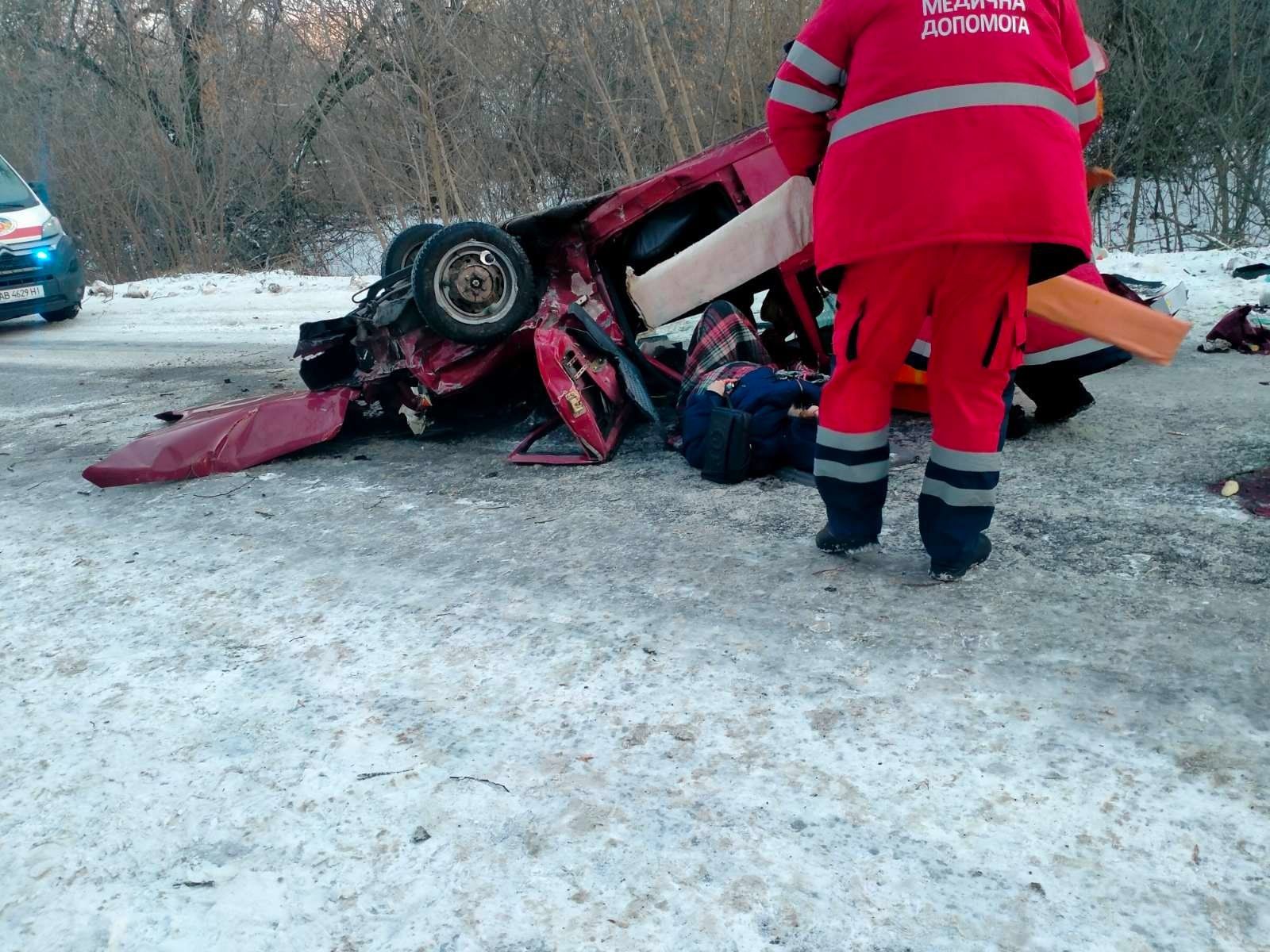 Новини Козятина - фото з «Таврія» протаранила «Reno»: водія та пасажирку з Козятина госпіталізували до лікарні