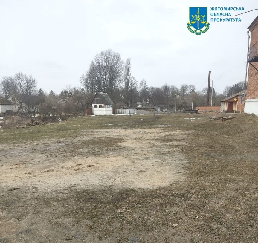 Новини Житомира - фото з «Поклав у кишеню» шкільний спортзал вартістю понад 1,1 млн грн – прокурори Житомирщини викрили директора ПП за підозрою у заволодінні бюджетними коштами