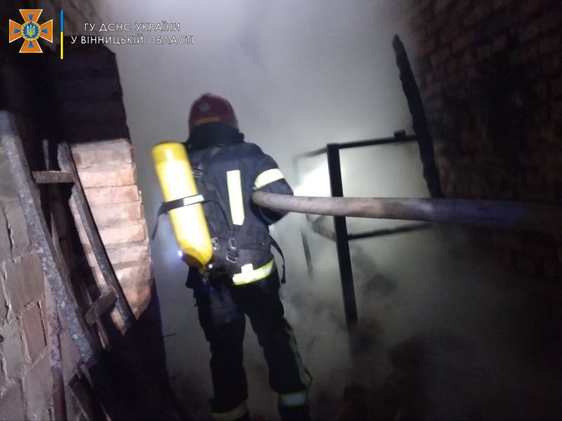 Новини Вінниці - фото з Масштабна пожежа у Липовці: магазин будматеріалів гасили 15 рятувальників 271664672_2814734628825303_5894873934813004776_n.jpg