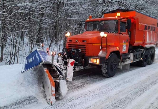 Новини Вінниці - фото з Дуже слизько та небезпечно. Поради водіям та пішоходам під час ожеледиці