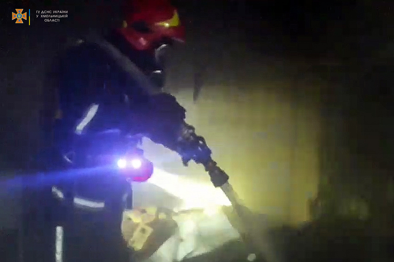 Новини Хмельницького - фото з На Львівському шосе горіла багатоповерхівка: врятували трьох безпритульних (ФОТО) 005.jpg