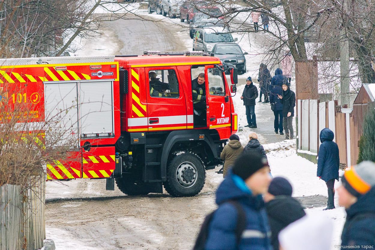 Новини Житомира - фото з Під час пожежі на вул. Довженка у Житомирі врятували чоловіка
