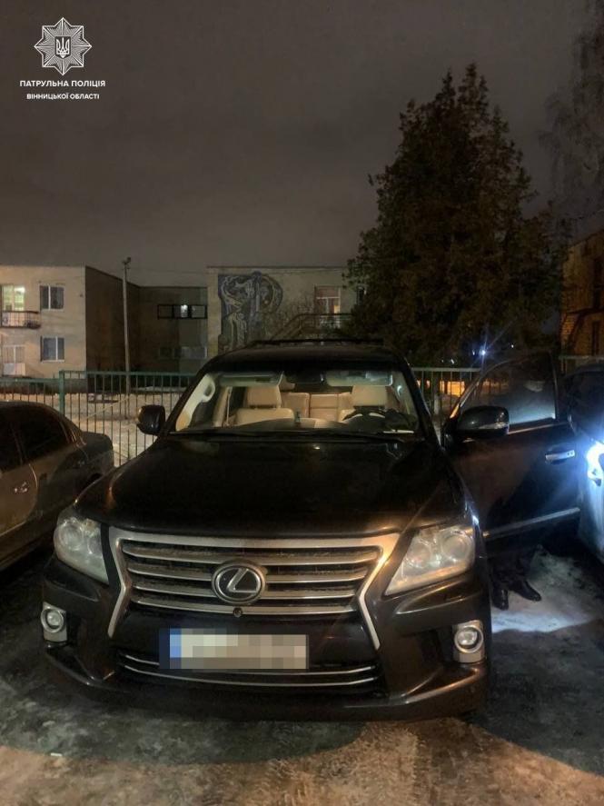 Новини Вінниці - фото з Невдале викрадення Lexus. Крадій назвався чужим іменем та вдарив поліцейського