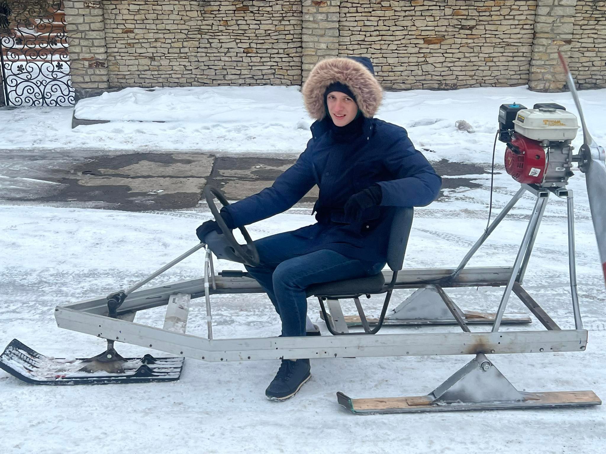 Новини Вінниці - фото з Що за диво-пристрій їздить у Тяжилові? Познайомилися з власником саморобних аеросаней