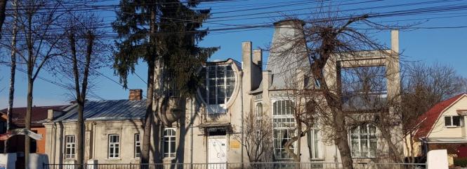 Новини Вінниці - фото з На Пушкіна цьогоріч реставруватимуть унікальну садибу — особняк капітана Четкова У Вінниці реставрують унікальну будівлю, схожу на корабель — Будинок Длуголенцького