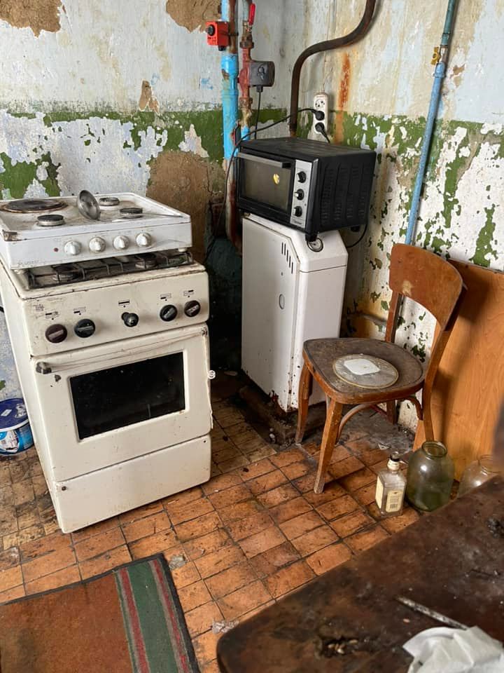 Возможно, это изображение (в помещении)