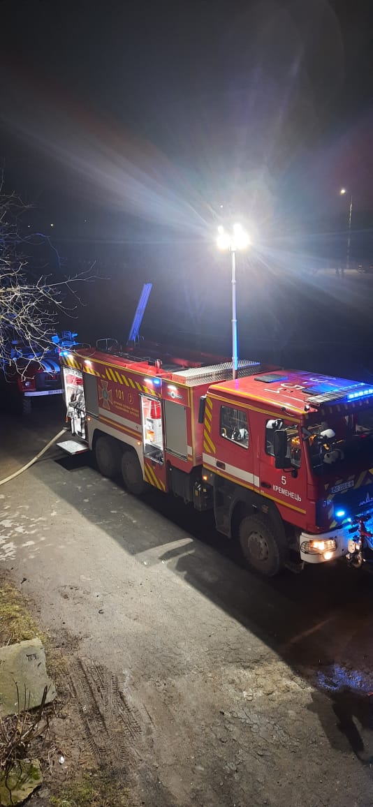 Новини Тернополя - фото з Під час пожежі у Кременці врятували чоловіка