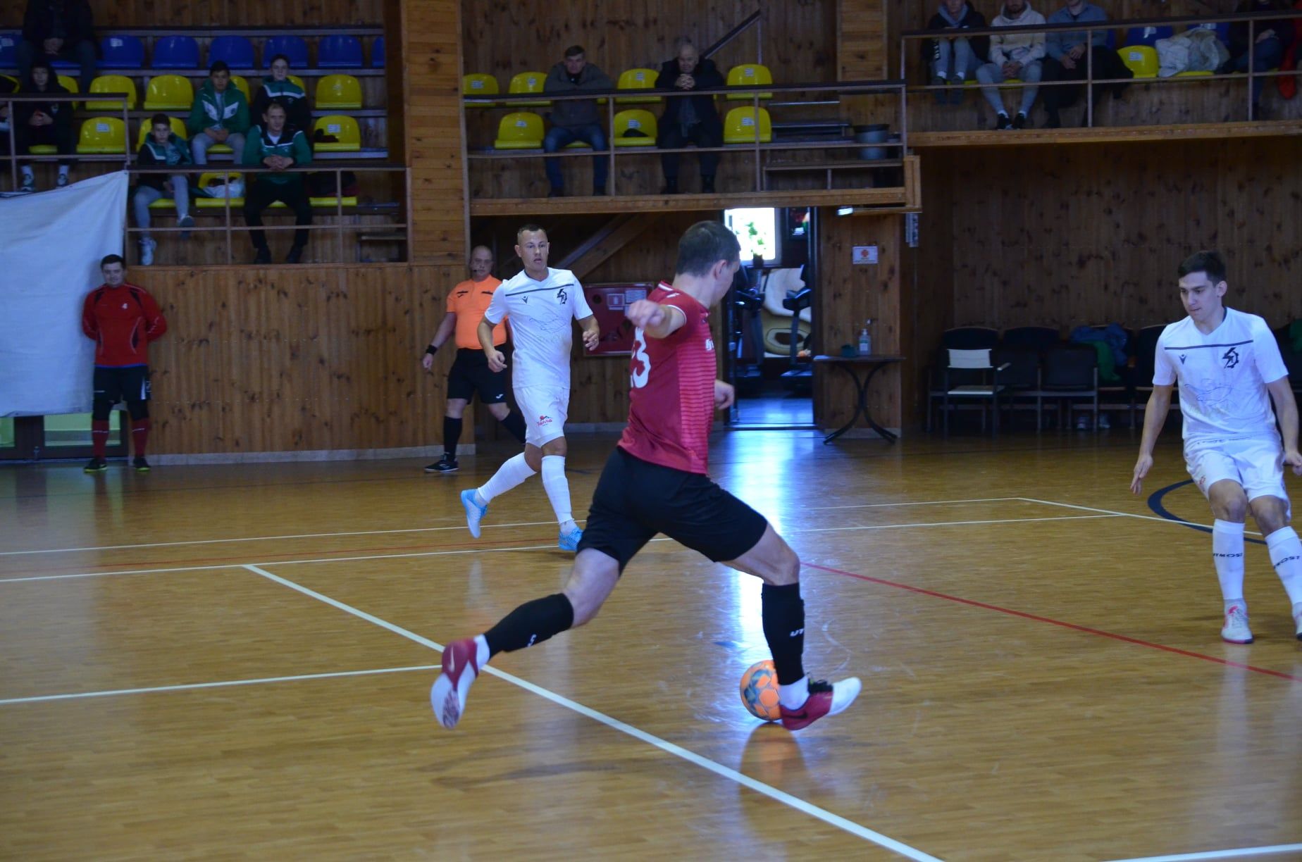 Новини Вінниці - фото з Лідери вже недосяжні. Іде боротьба за бронзу у другій футзальній лізі в групі «Вінниччина»