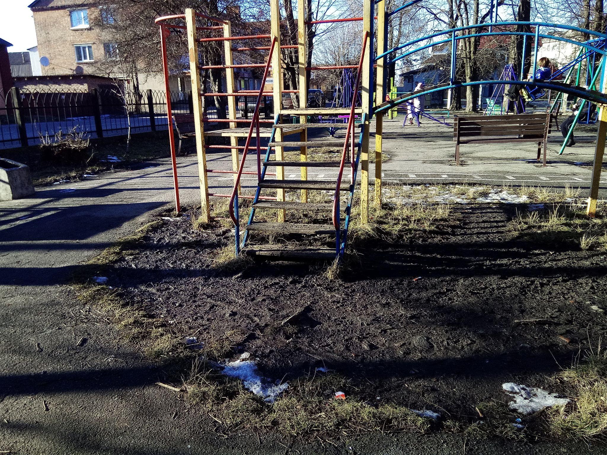 Новини Козятина - фото з Парк потопає у болоті